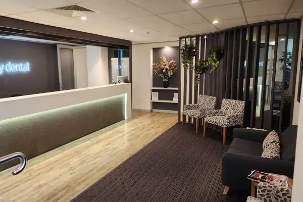 dr steven rostkier dental clinic reception